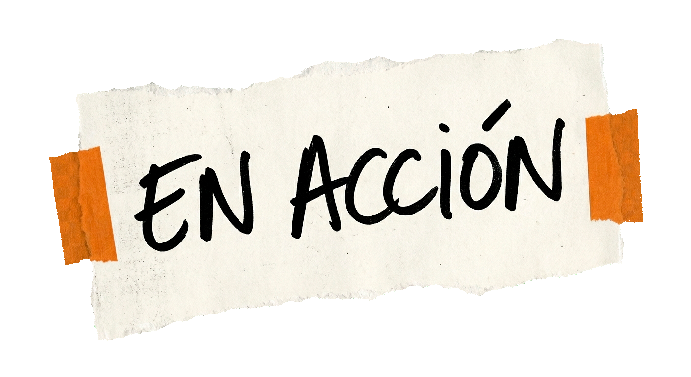 En acción